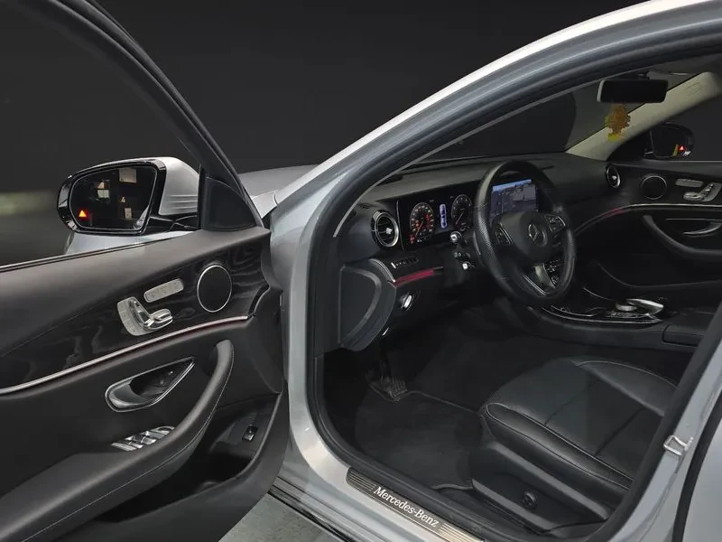 Mercedes-Benz E 300 САМО 30% АВАНС, снимка 10 - Автомобили и джипове - 56266606