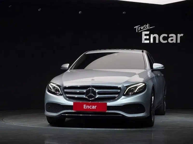 Mercedes-Benz E 300 САМО 30% АВАНС, снимка 3 - Автомобили и джипове - 56266606