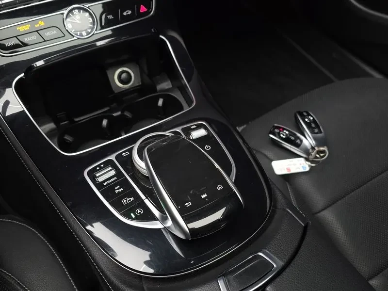 Mercedes-Benz E 300 САМО 30% АВАНС, снимка 9 - Автомобили и джипове - 56266606