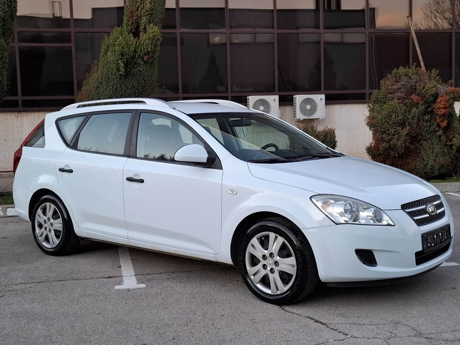 Kia Ceed 1.4i * КЛИМАТИК * EURO 4 *  - изображение 7