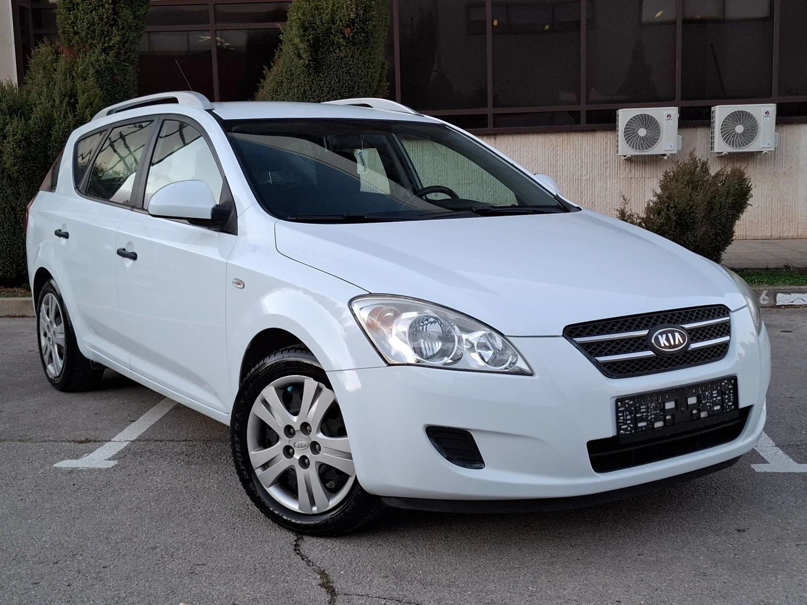 Kia Ceed 1.4i * КЛИМАТИК * EURO 4 *  - изображение 8