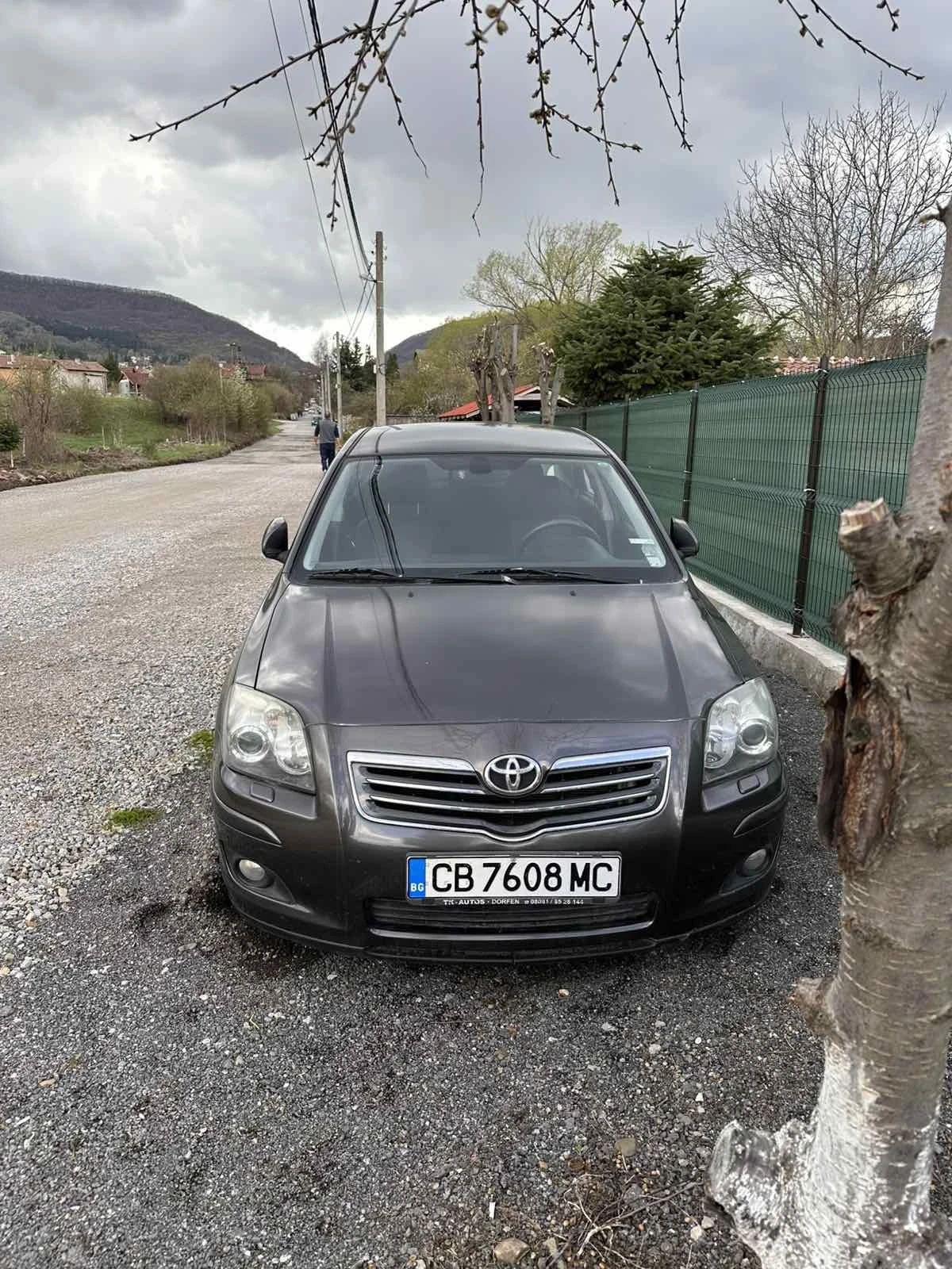 Toyota Avensis Седан - изображение 3