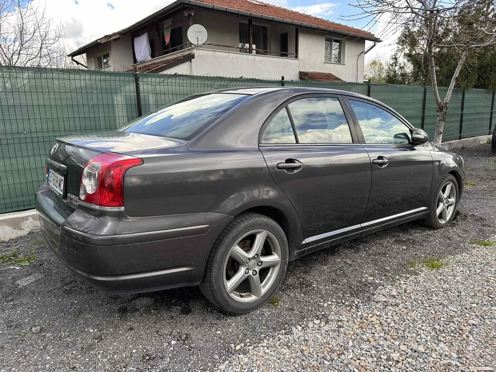 Toyota Avensis Седан - изображение 4