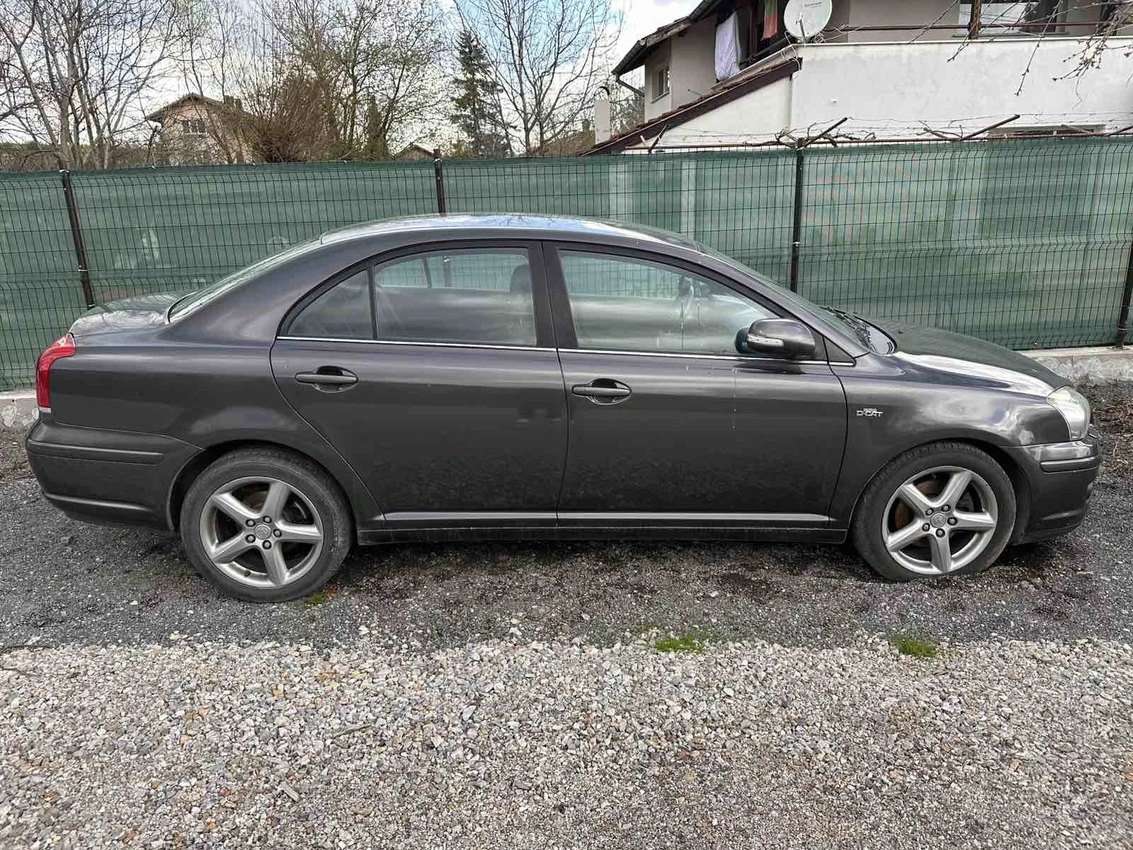 Toyota Avensis Седан - изображение 7