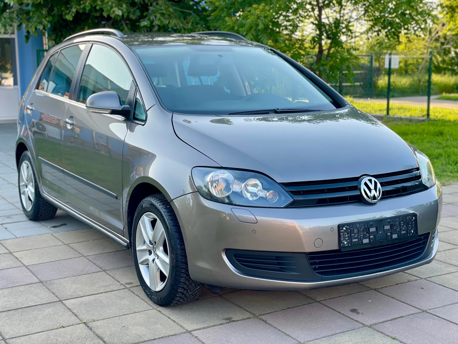 VW Golf Plus 1.4I* 80к.с-2010год.* 138000км - изображение 3