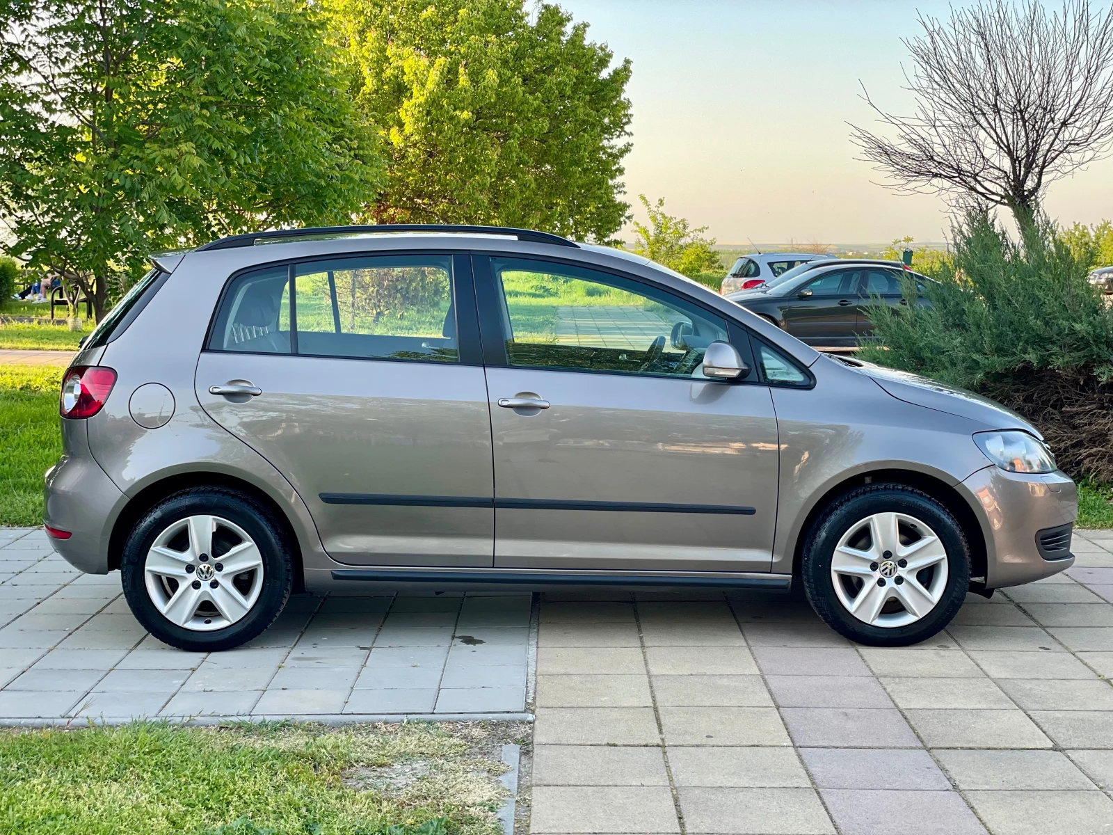 VW Golf Plus 1.4I* 80к.с-2010год.* 138000км - изображение 4