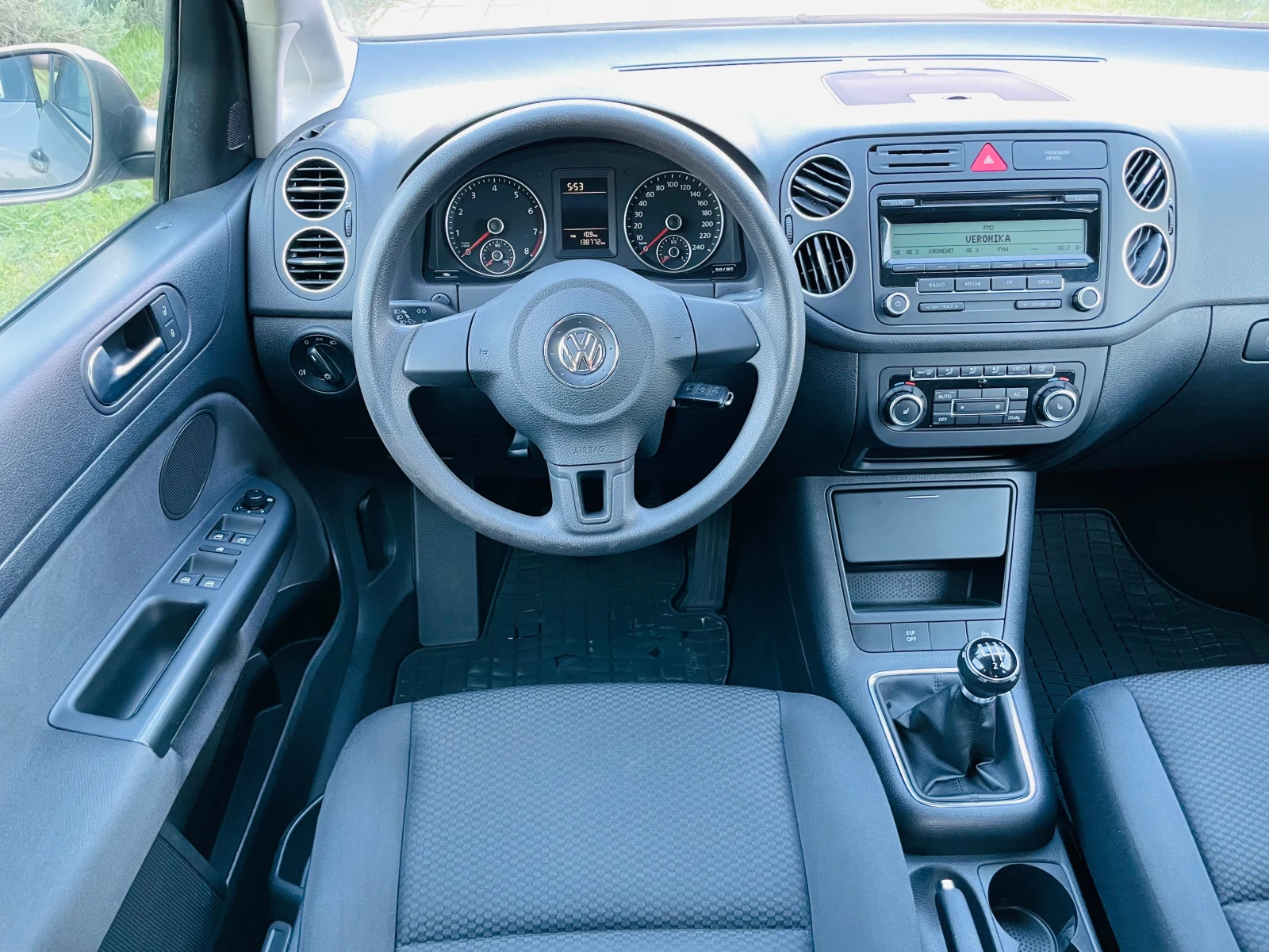 VW Golf Plus 1.4I* 80к.с-2010год.* 138000км - изображение 9