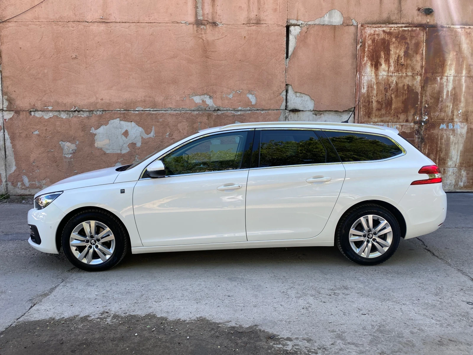 Peugeot 308 TECH EDITION 1, 5 HDI АВТОМАТ - изображение 2