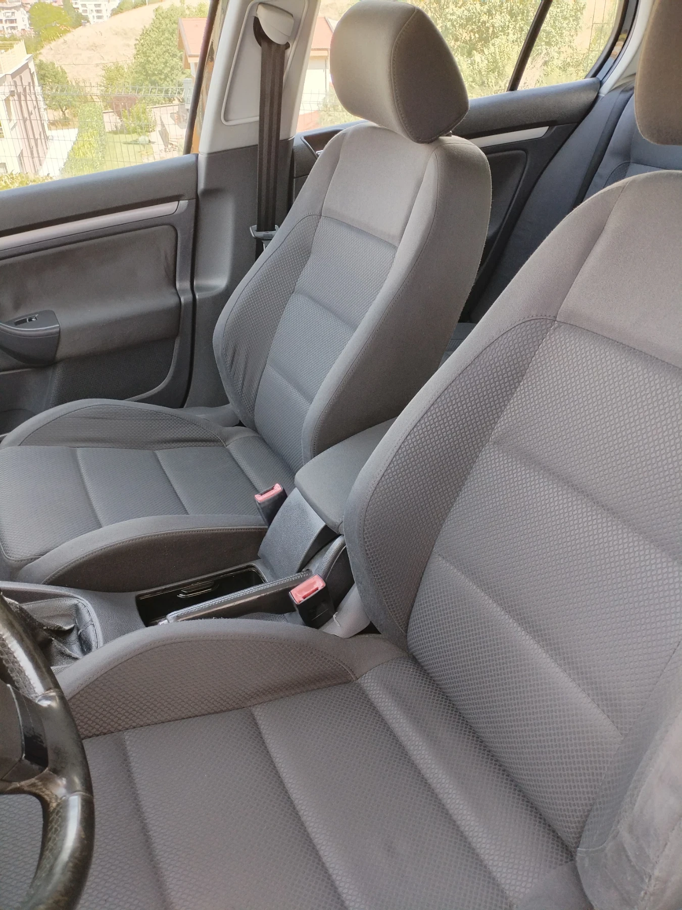 VW Golf 1.9 TDI 105HP 2чифта джанти ESP Климатроник  - изображение 8