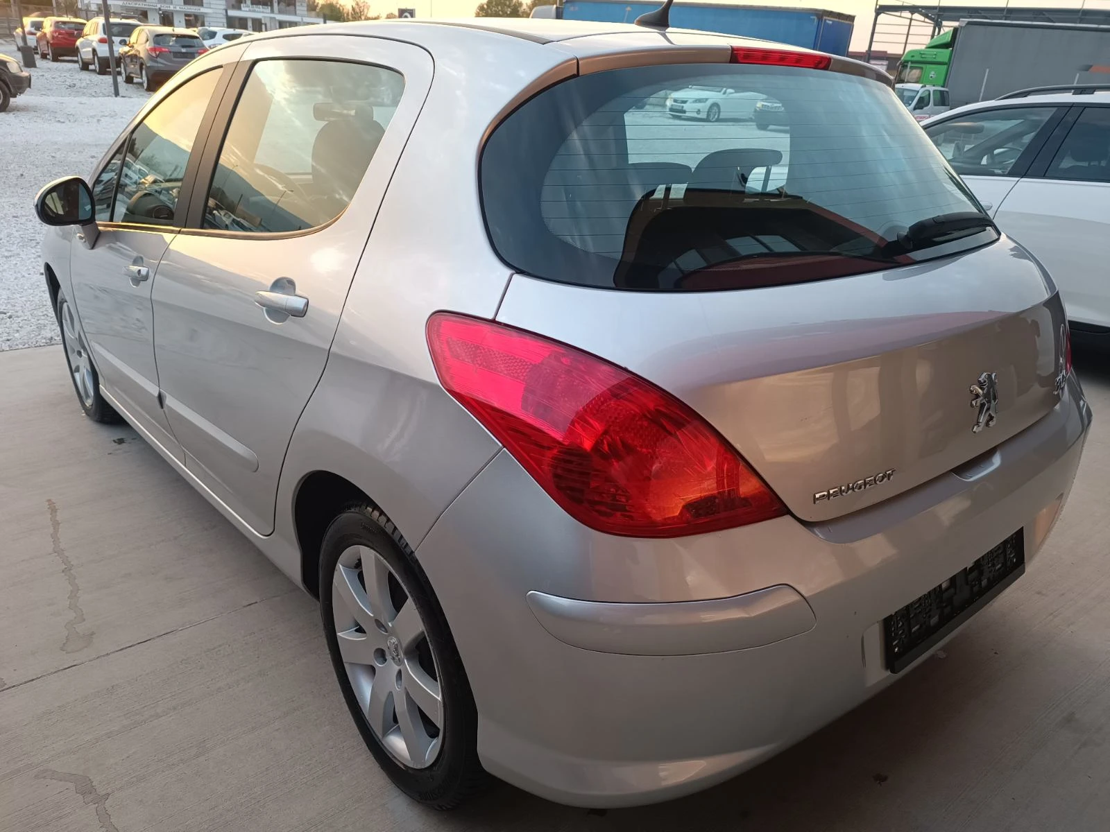 Peugeot 308 1.6 HDI - изображение 6