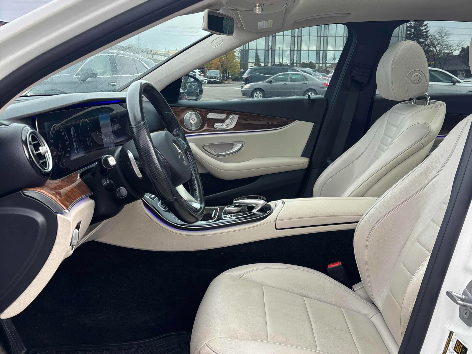 Mercedes-Benz E 400 4MATIC * * CARFAX * *   * *  | Mobile.bg   6