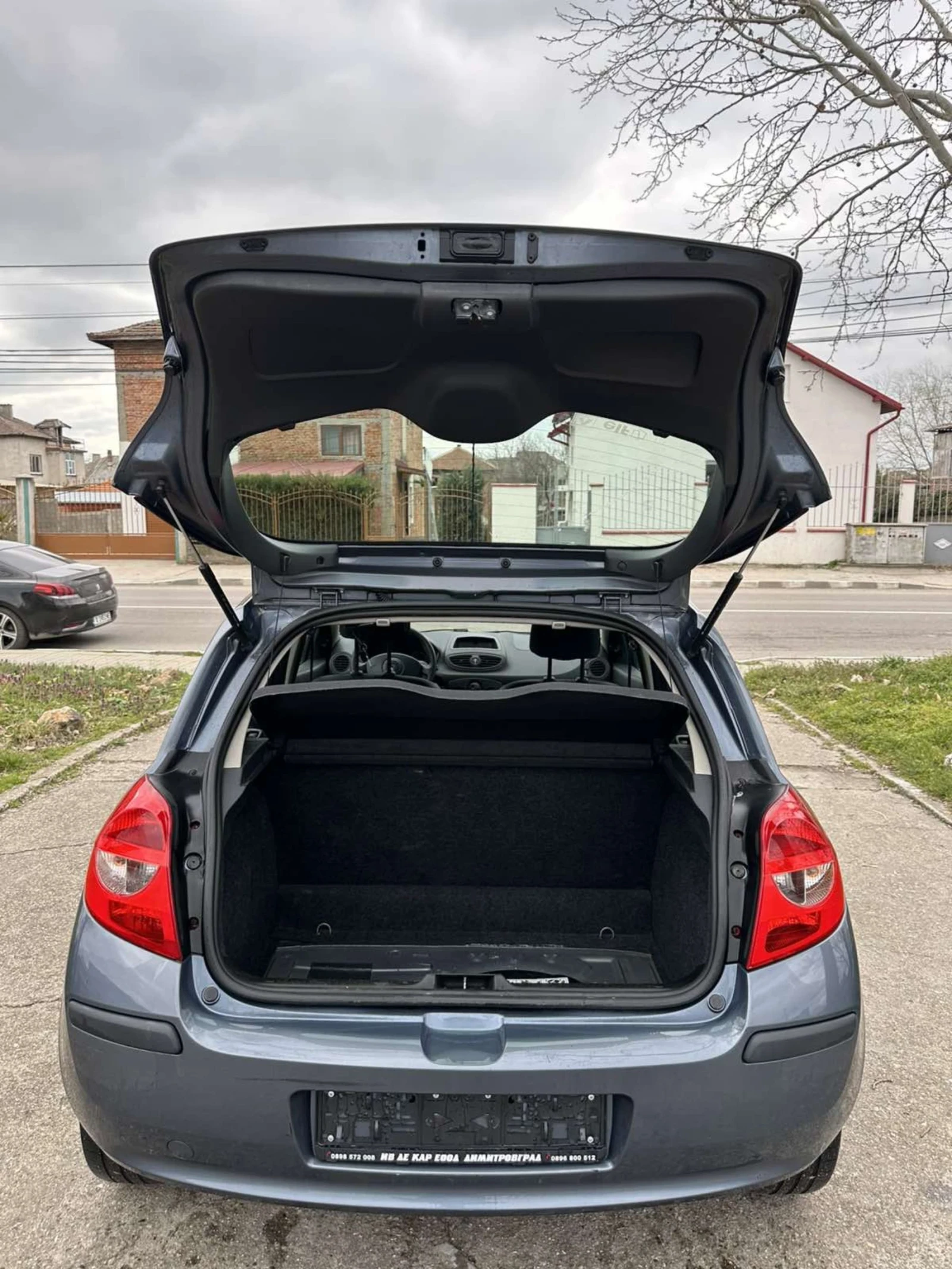 Renault Clio, снимка 8 - Автомобили и джипове - 53763957