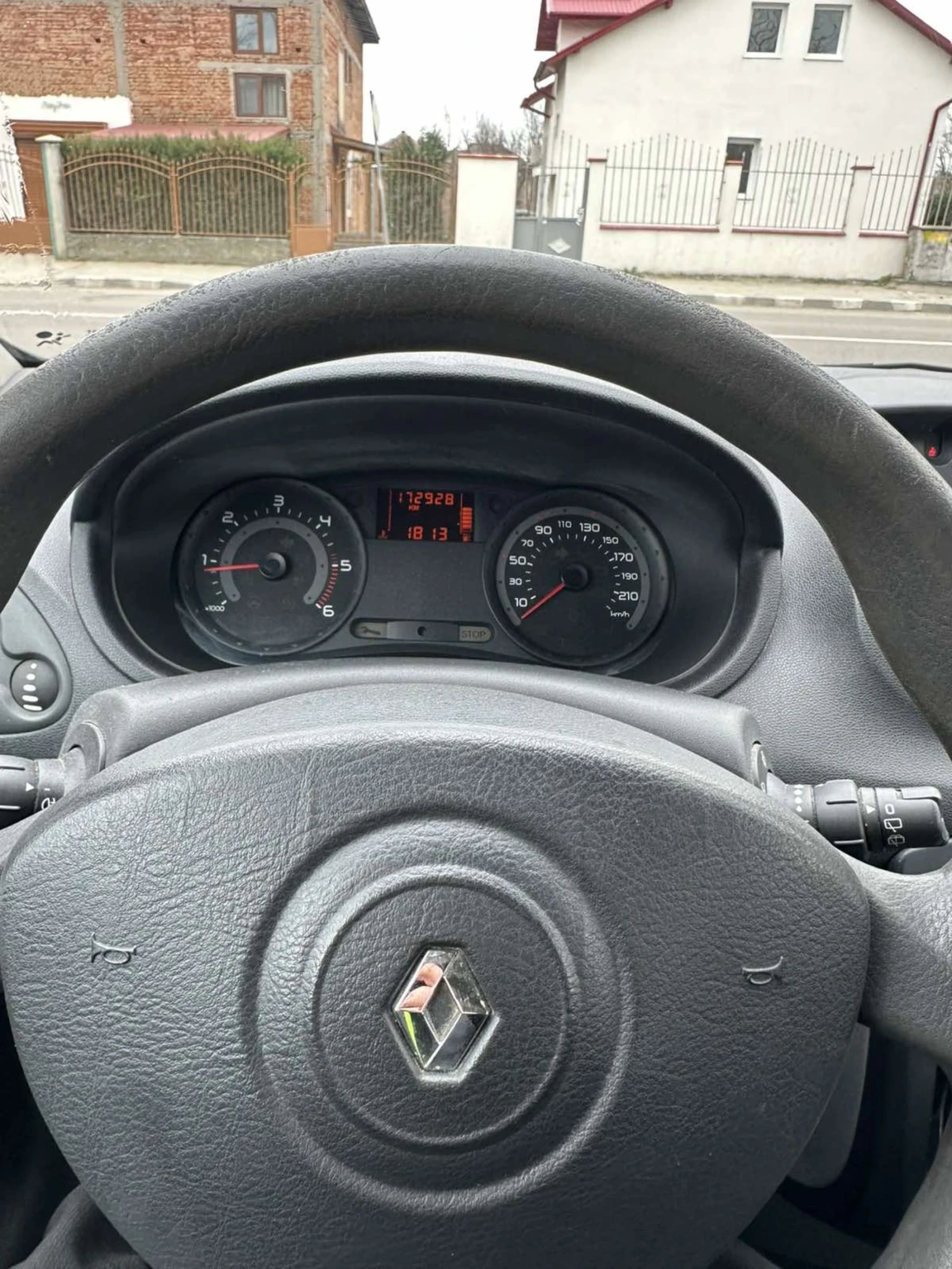 Renault Clio, снимка 12 - Автомобили и джипове - 53763957