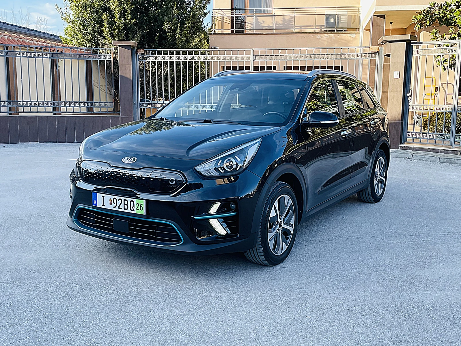 Kia Niro 65 kWh Blulink, снимка 2 - Автомобили и джипове - 53836684