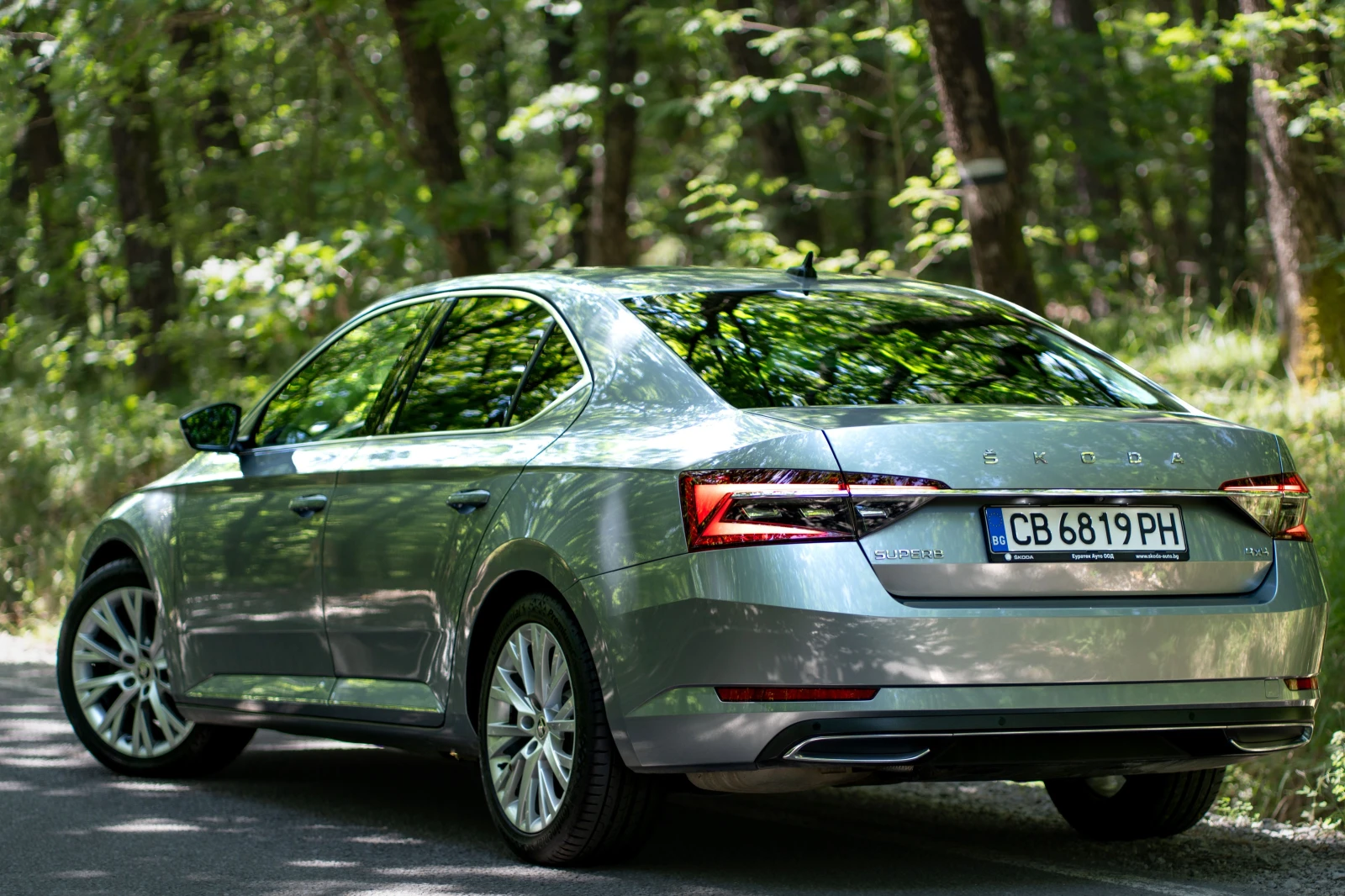Skoda Superb L&K, снимка 3 - Автомобили и джипове - 55157171