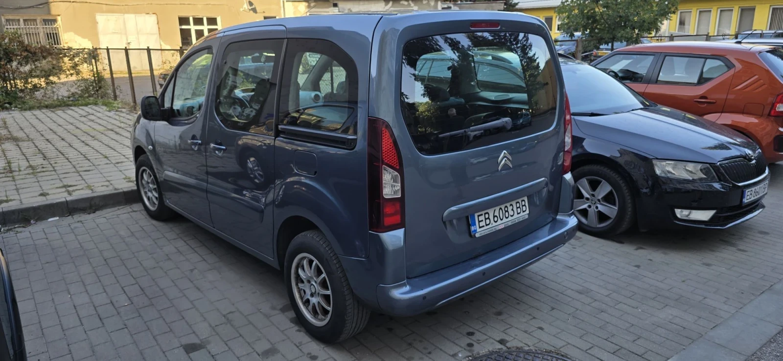 Citroen Berlingo 1.6HDI, снимка 4 - Автомобили и джипове - 55904708