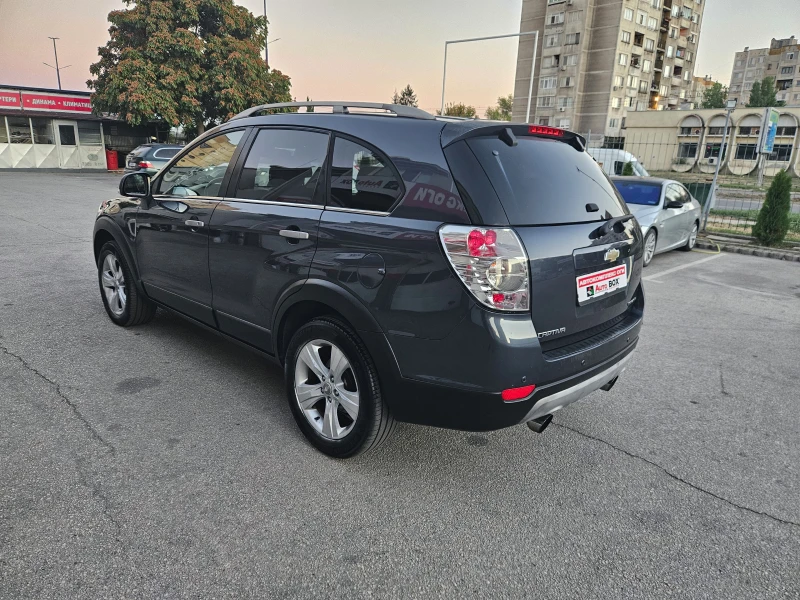Chevrolet Captiva 2.0d (150 Hp) AT/4x4/Navi/Камера/7места/Кожa, снимка 3 - Автомобили и джипове - 51799291