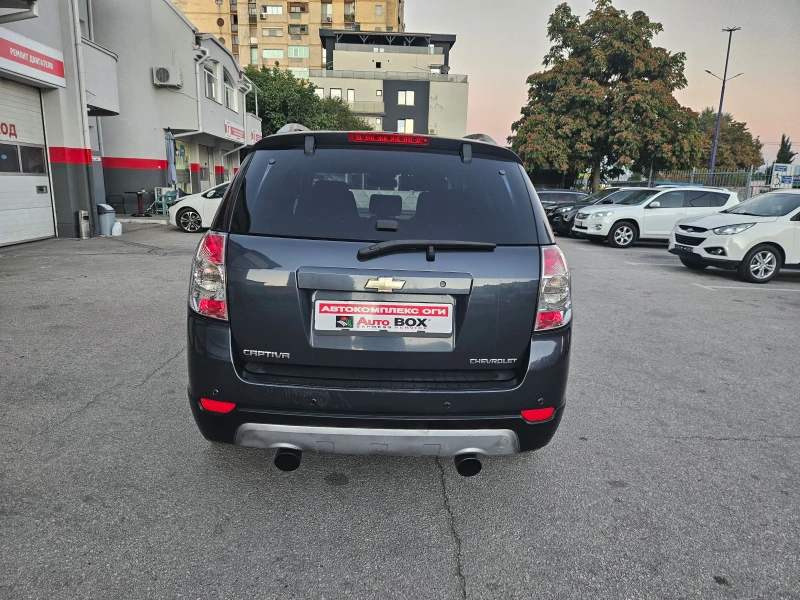 Chevrolet Captiva 2.0d (150 Hp) AT/4x4/Navi/Камера/7места/Кожa, снимка 4 - Автомобили и джипове - 51799291