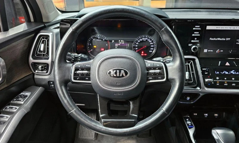 Kia Sorento Diesel 2.2 2WD Prestige, снимка 13 - Автомобили и джипове - 52107702