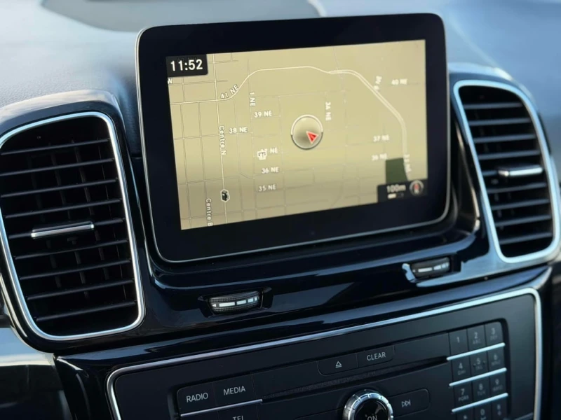 Mercedes-Benz GLE 43 AMG * CARFAX * 360 * ПОДГРЕВИ * PANO, снимка 12 - Автомобили и джипове - 53424812