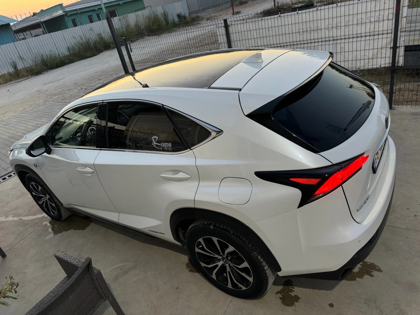 Lexus NX 300h F-Sport 2.5 Hybrid  - изображение 2