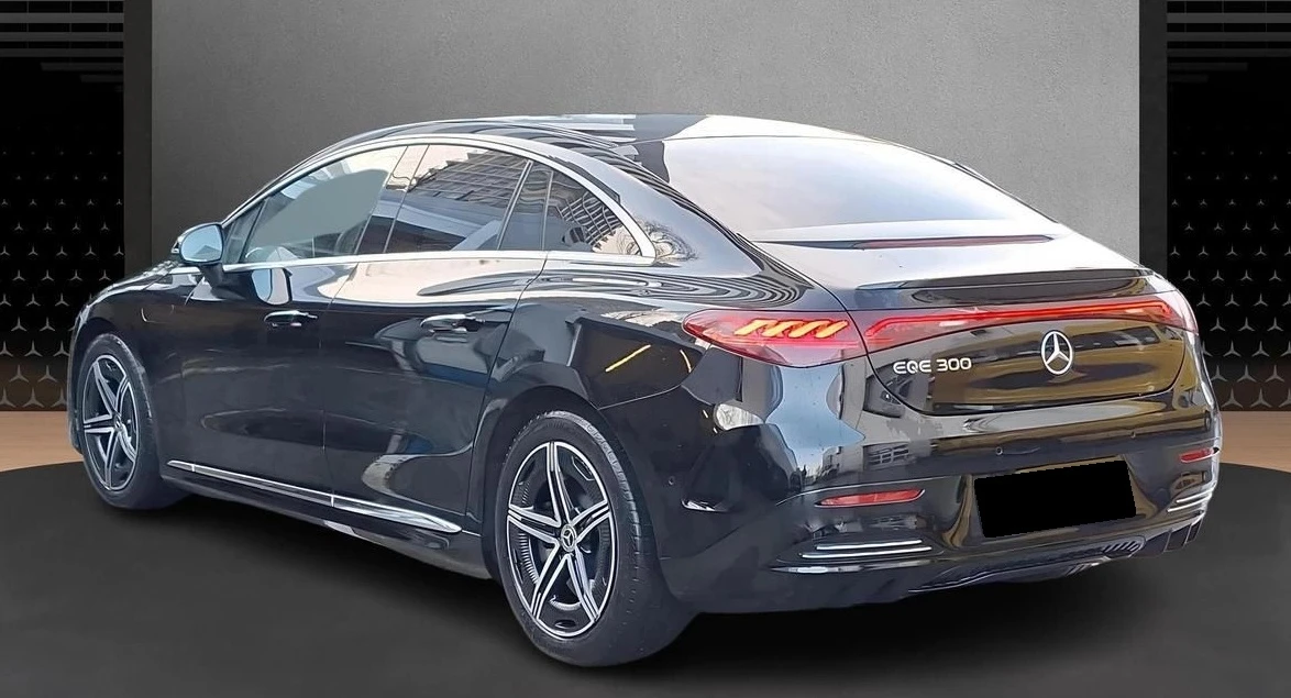 Mercedes-Benz EQE 300 AMG-Line, снимка 3 - Автомобили и джипове - 54054077