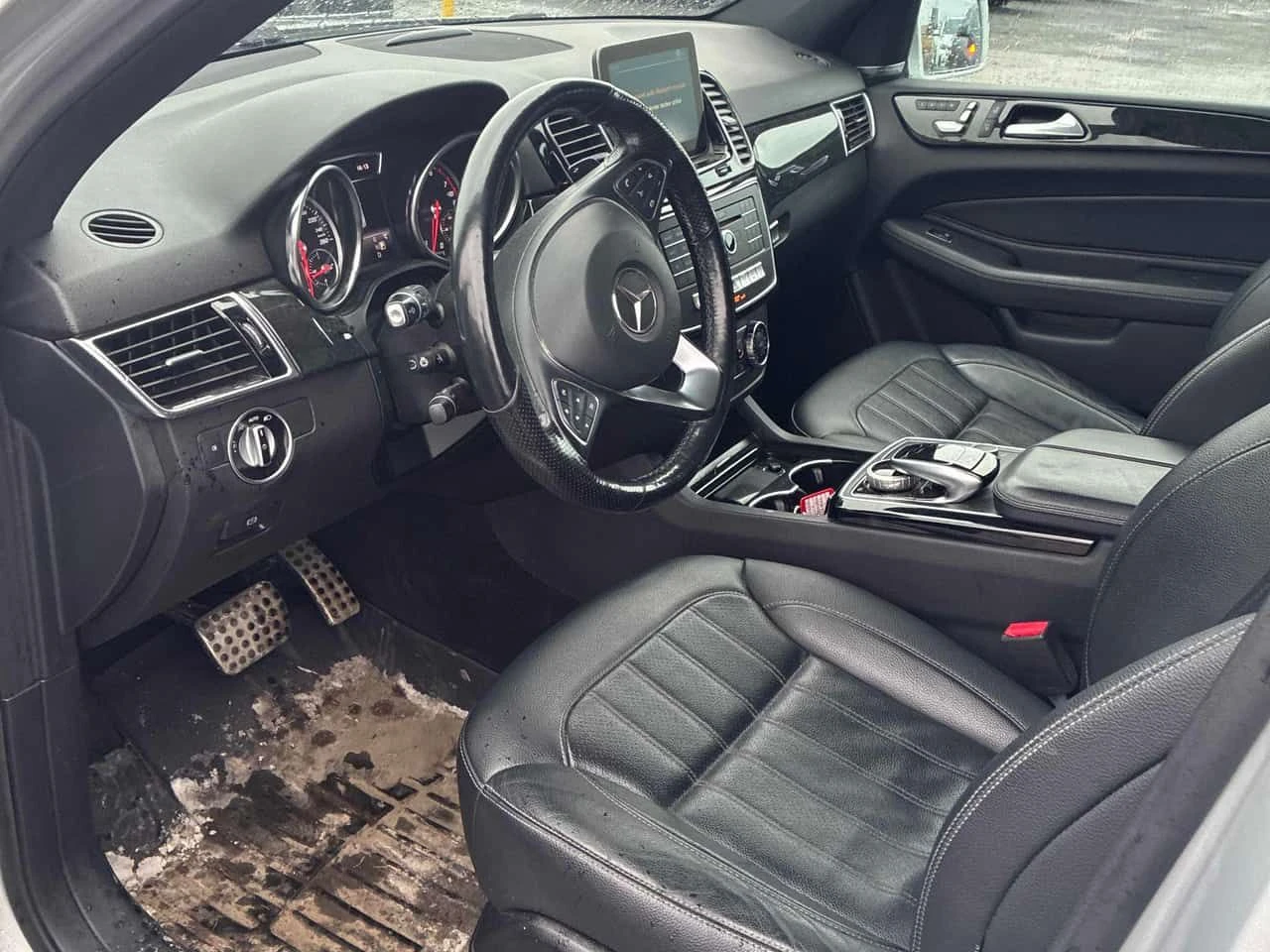 Mercedes-Benz GLE 400 * CARFAX * Harman Kardon * 360 Камери * , снимка 5 - Автомобили и джипове - 54197265