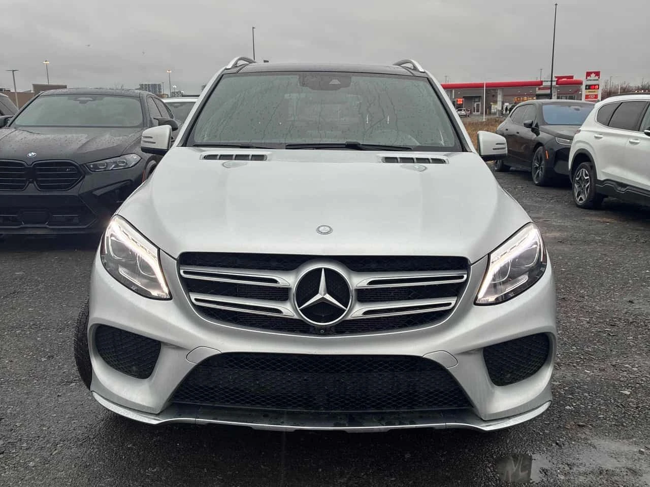 Mercedes-Benz GLE 400 * CARFAX * Harman Kardon * 360 Камери * , снимка 6 - Автомобили и джипове - 54197265