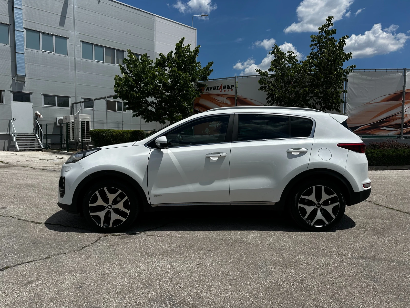 Kia Sportage 1.6 TGDI GT Line 4WD/ГАРАНЦИЯ, снимка 2 - Автомобили и джипове - 54295167