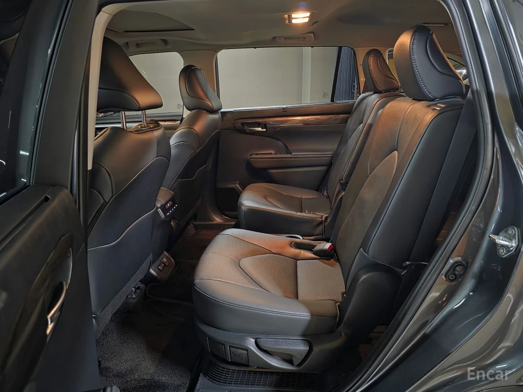 Toyota Highlander 2.5* AWD* LIMITED* ПОДГРЕВ* ОБДУХВАНЕ* 360КАМЕРА* , снимка 14 - Автомобили и джипове - 54564617