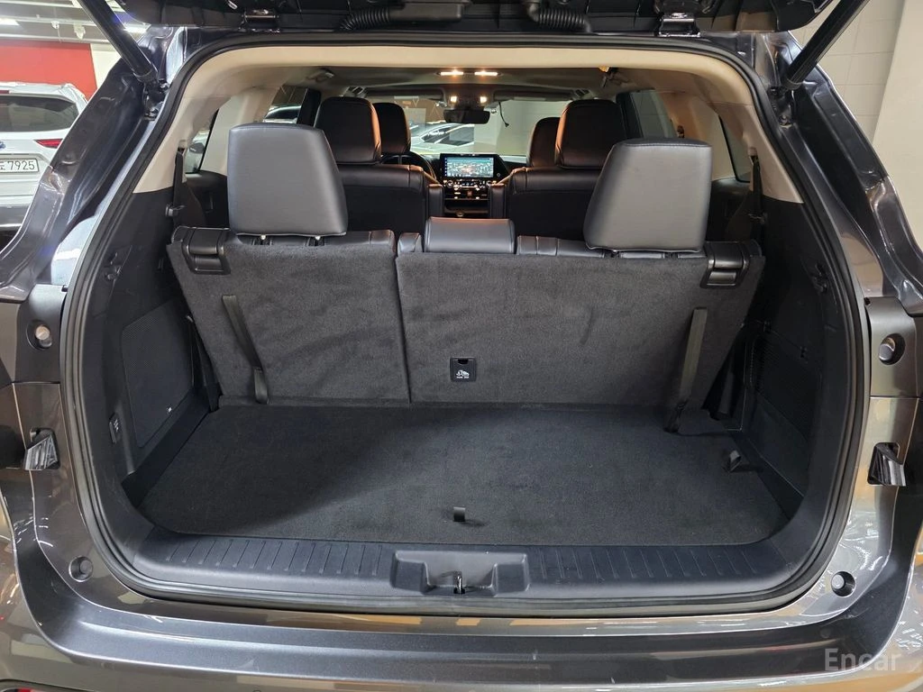 Toyota Highlander 2.5* AWD* LIMITED* ПОДГРЕВ* ОБДУХВАНЕ* 360КАМЕРА* , снимка 16 - Автомобили и джипове - 54564617