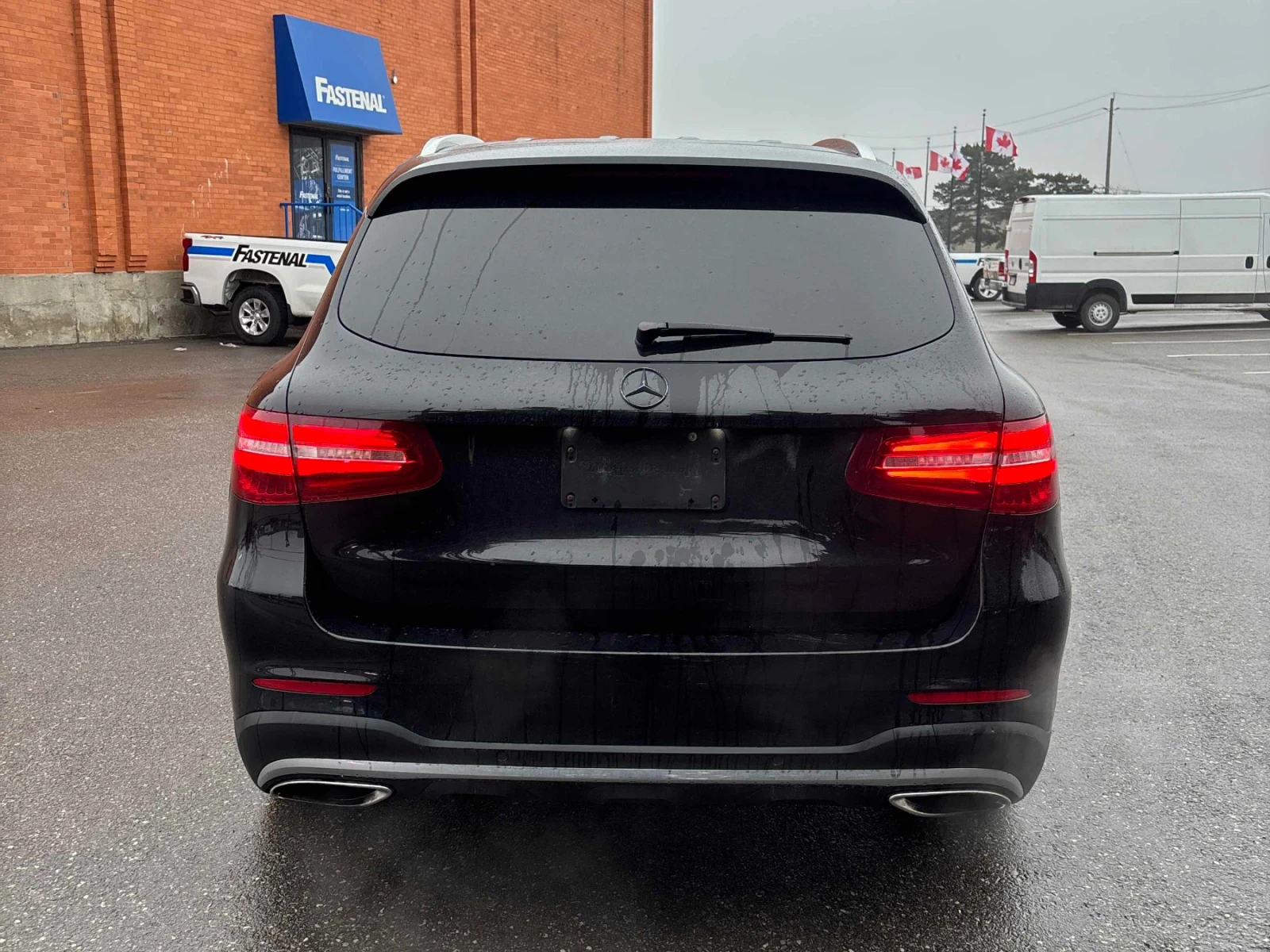 Mercedes-Benz GLC 300 4MATIC * ПОДГРЕВ * ПАНОРАМА * CARFAX, снимка 4 - Автомобили и джипове - 54635888