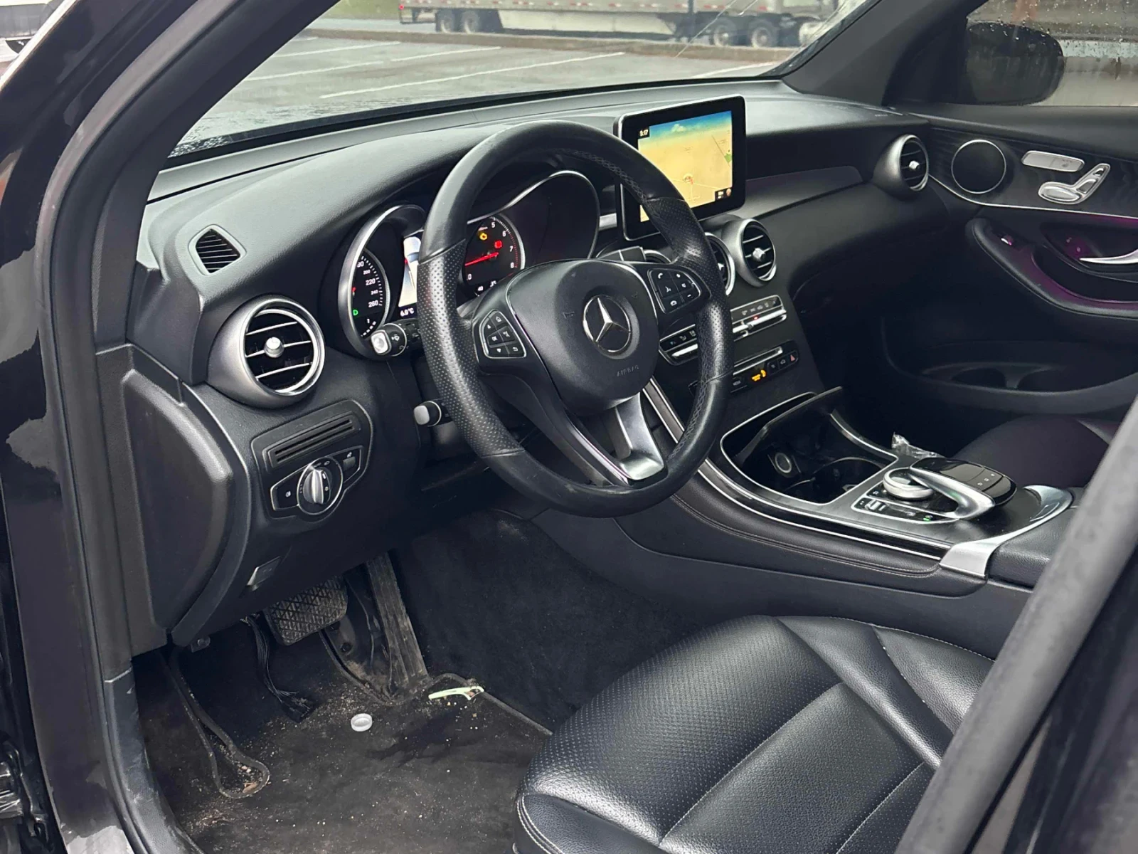 Mercedes-Benz GLC 300 4MATIC * ПОДГРЕВ * ПАНОРАМА * CARFAX, снимка 6 - Автомобили и джипове - 54635888