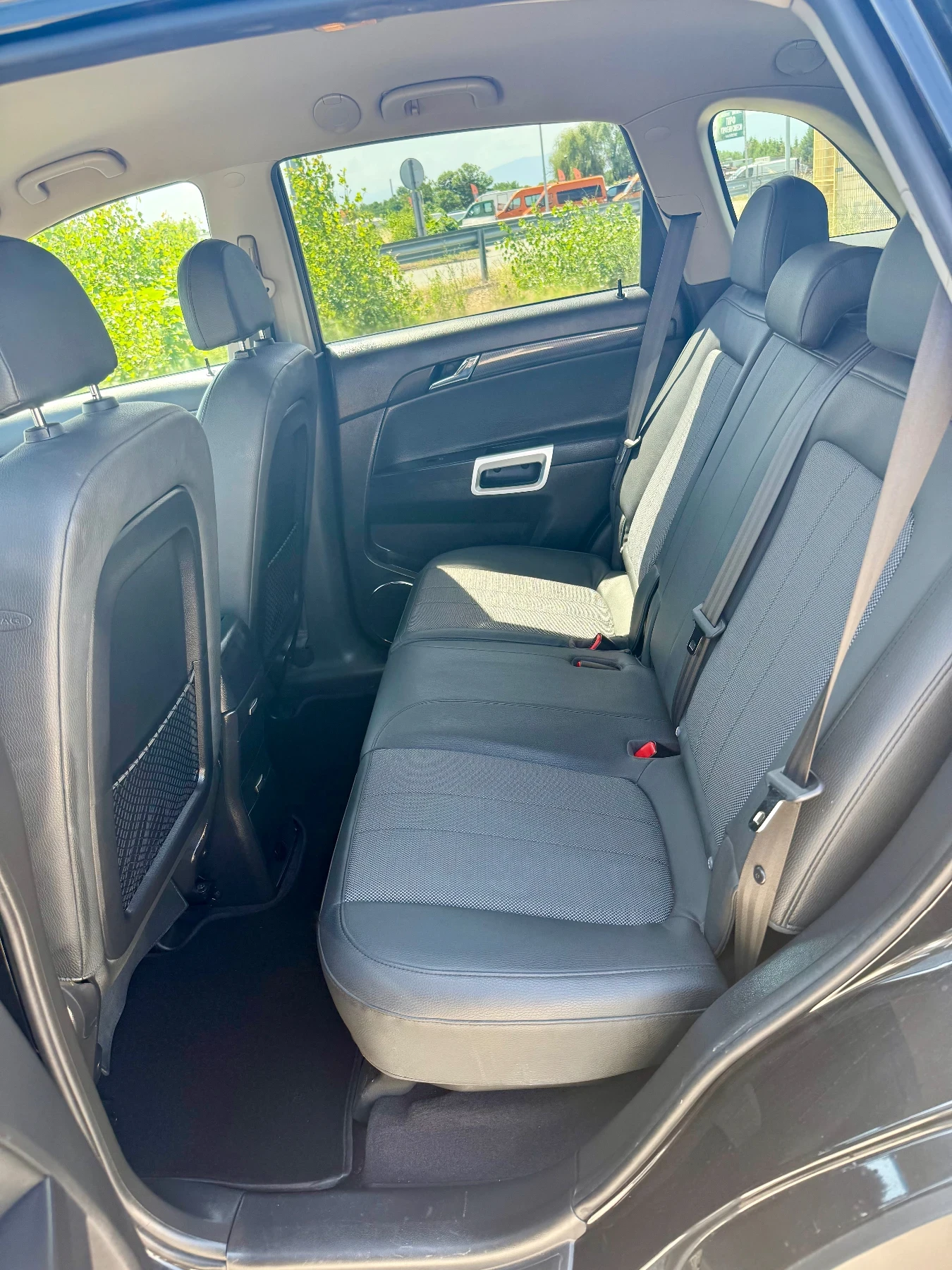 Opel Antara 2.0CDTI, снимка 11 - Автомобили и джипове - 54700730