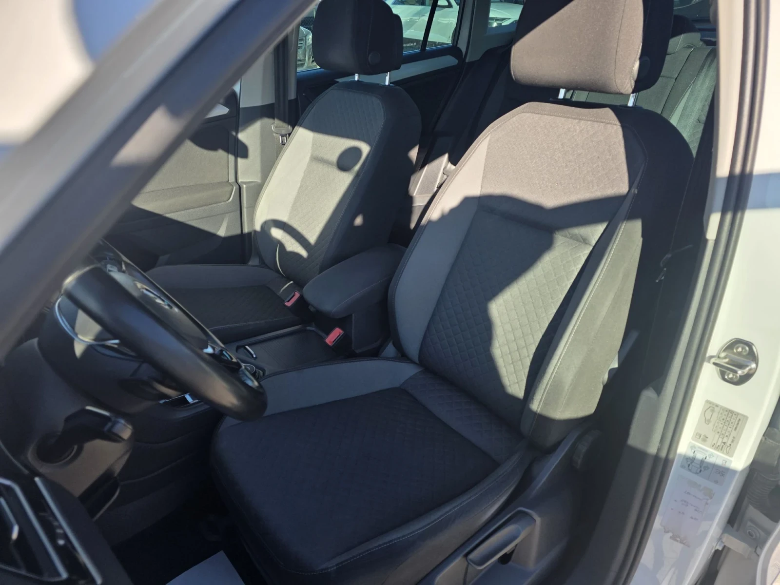 VW Tiguan 2.0TDi /4Motion/ Лизинг, снимка 11 - Автомобили и джипове - 56370217