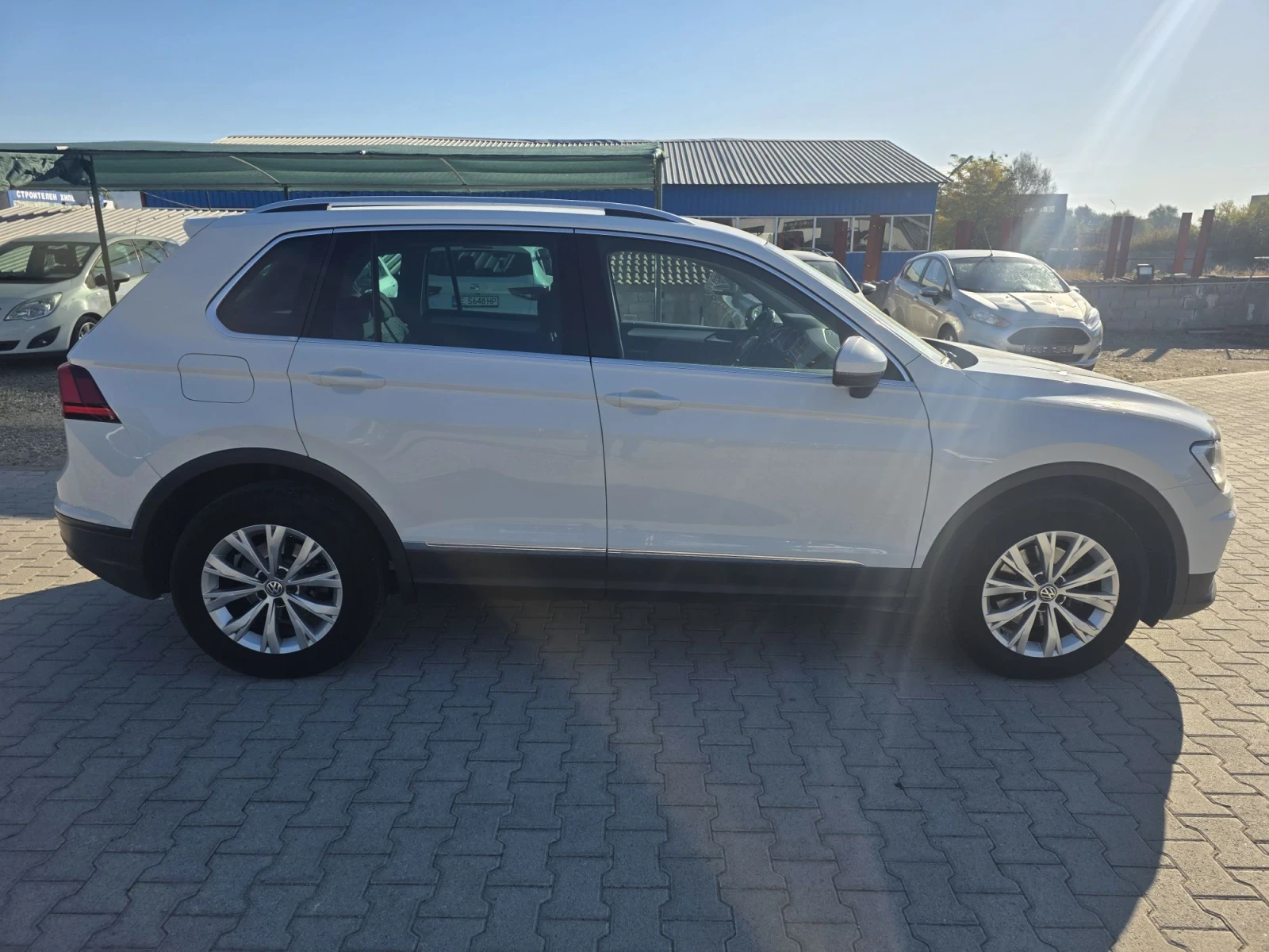 VW Tiguan 2.0TDi /4Motion/ Лизинг, снимка 8 - Автомобили и джипове - 56370217