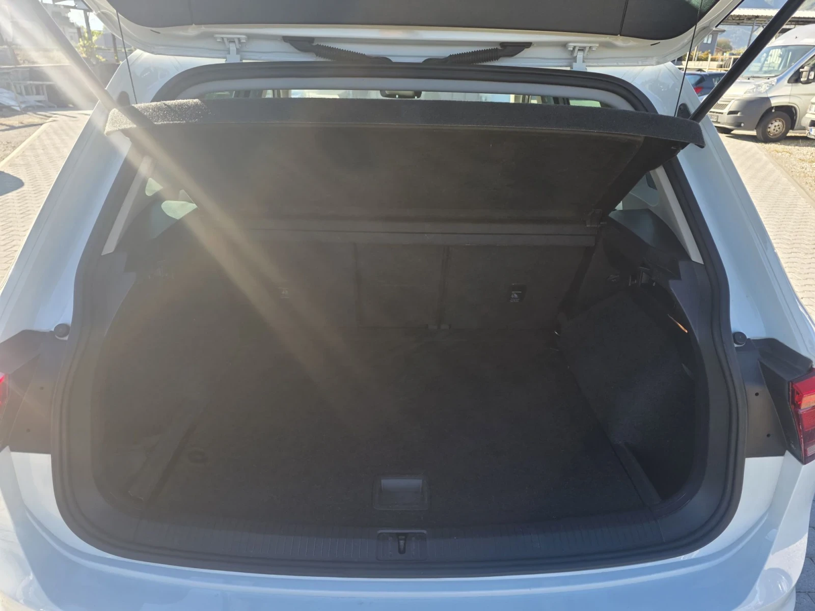 VW Tiguan 2.0TDi /4Motion/ Лизинг, снимка 17 - Автомобили и джипове - 56370217