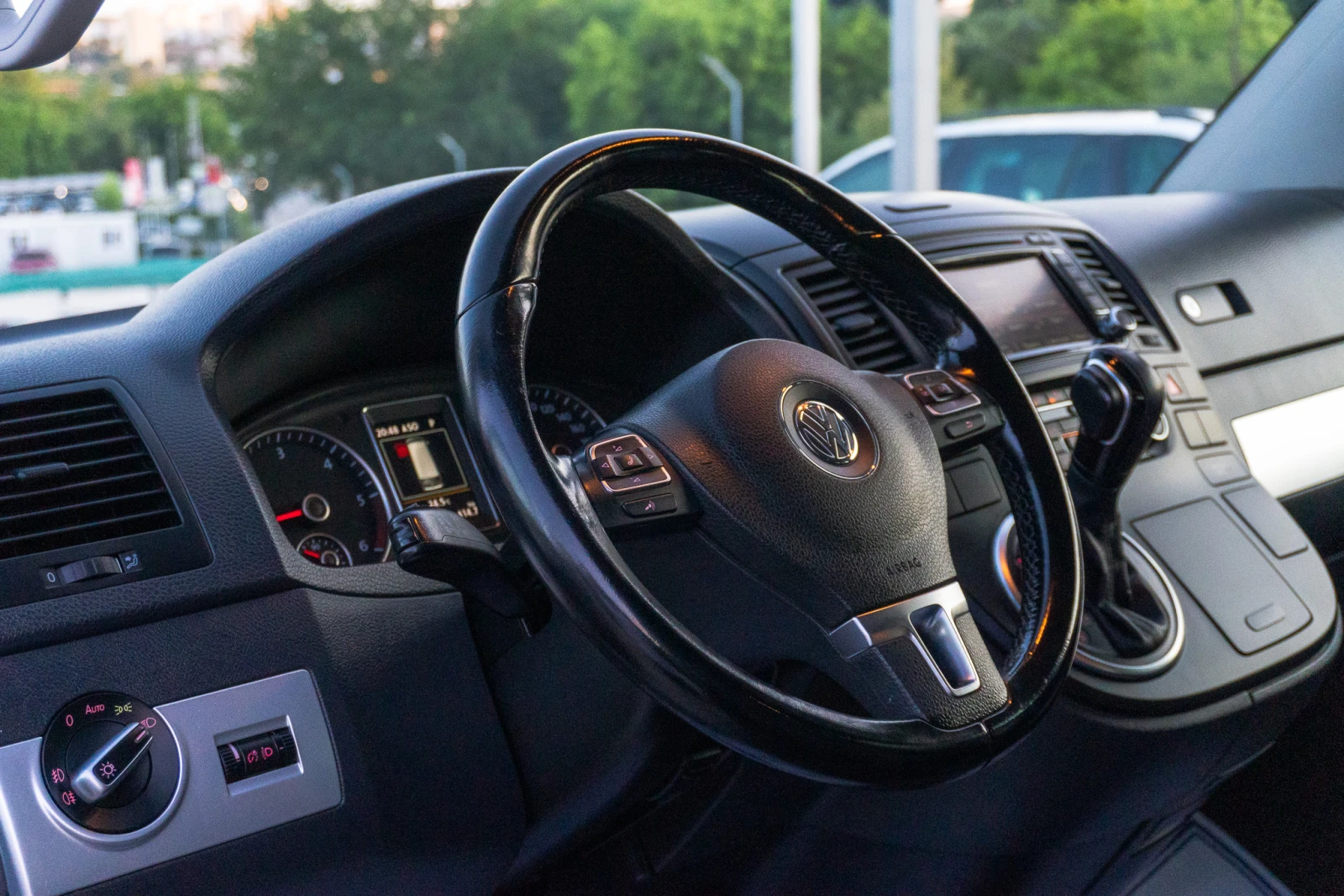 VW Multivan 2.0 TDI  7места EXZEKUTIV LUXURY  SWISS - изображение 5
