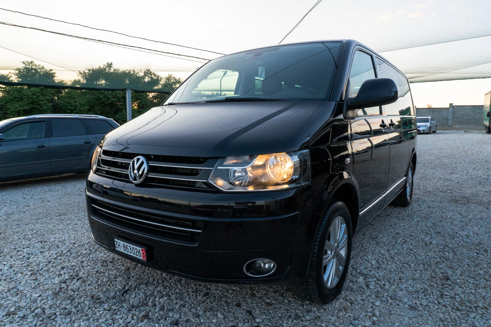 VW Multivan 2.0 TDI  7места EXZEKUTIV LUXURY  SWISS - изображение 3