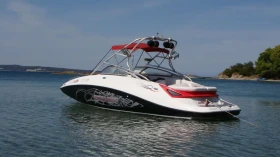 ����� �� �������� �� ������� ���� Bombardier Sea Doo Sea Doo 230 Wake