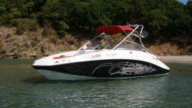 ����� �� �������� �� ������� ���� Bombardier Sea Doo Sea Doo 230 Wake