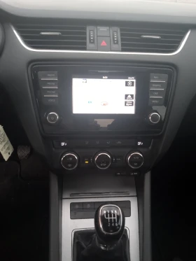 Skoda Octavia 2, 0-150ks-NAVI - 10800 лв. - 69928773 10