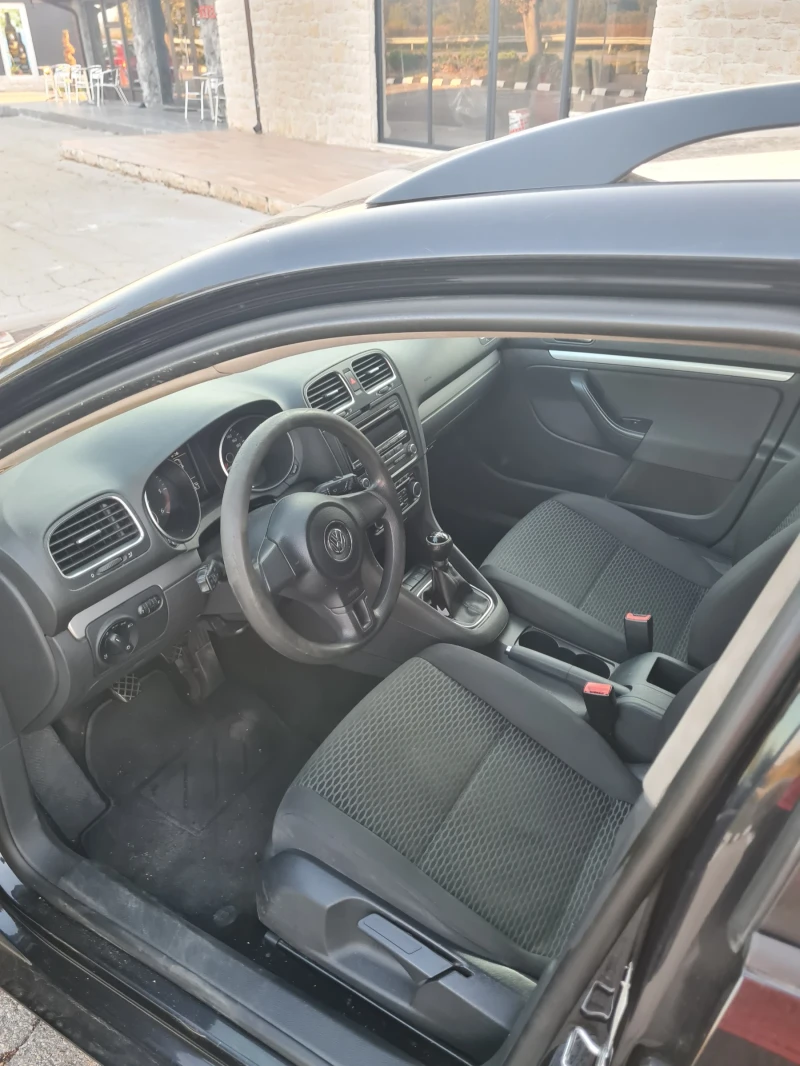 VW Golf Variant 1.6куб.105к.с.2011г. , снимка 8 - Автомобили и джипове - 47123477