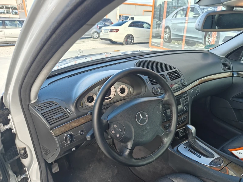 Mercedes-Benz E 320, снимка 10 - Автомобили и джипове - 47125196