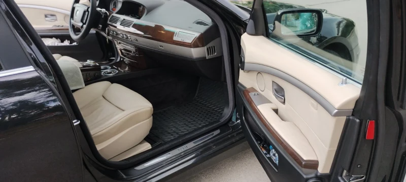 BMW 750, снимка 7 - Автомобили и джипове - 48556231