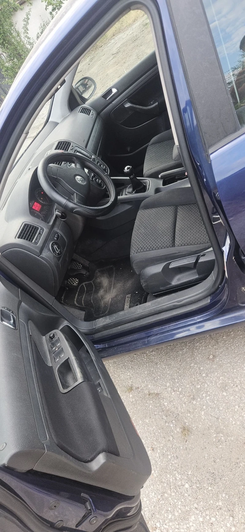 VW Golf, снимка 5 - Автомобили и джипове - 51021306