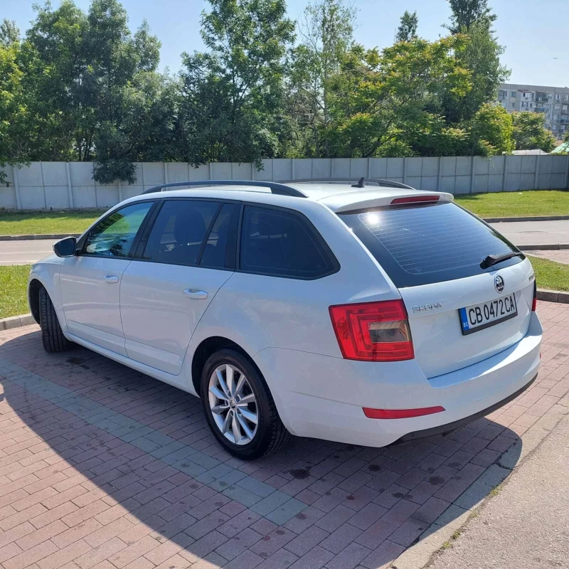 Skoda Octavia 1, 6 TDI Автомат, снимка 3 - Автомобили и джипове - 51063495