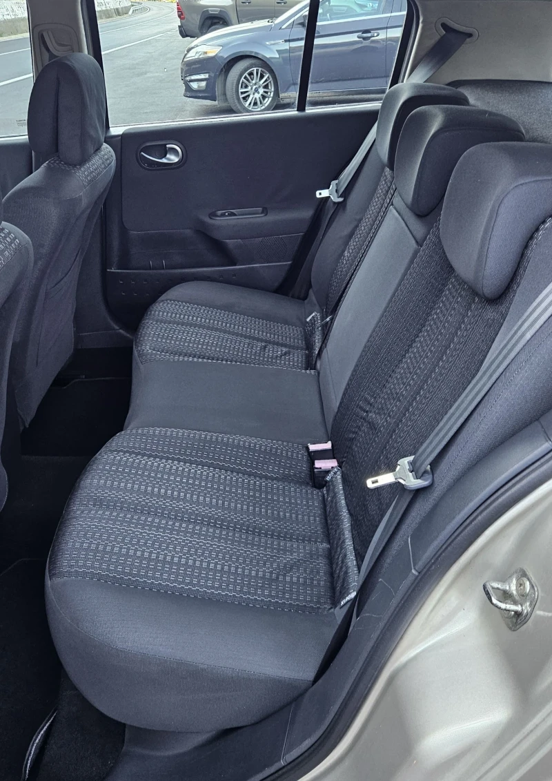 Renault Megane 1.5 DCI 6 Скорости !!!, снимка 14 - Автомобили и джипове - 51531531