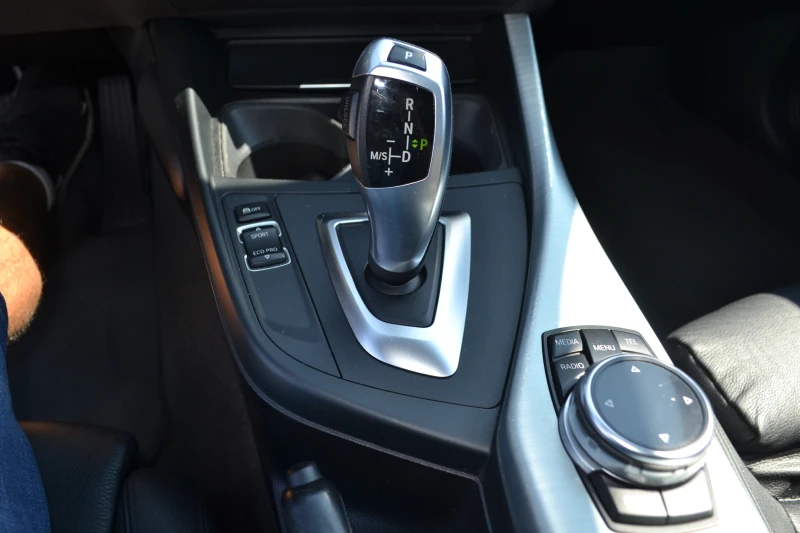 BMW 118 2.0d-M PAKET, снимка 12 - Автомобили и джипове - 51707982