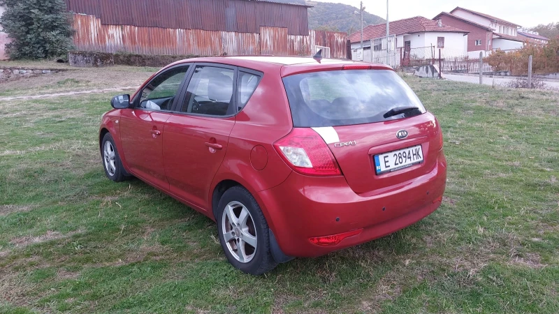 Kia Ceed, снимка 3 - Автомобили и джипове - 52136824